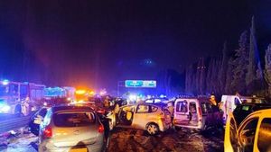 Almenys tres ferits greus en un accident múltiple a la C-32 a Calella