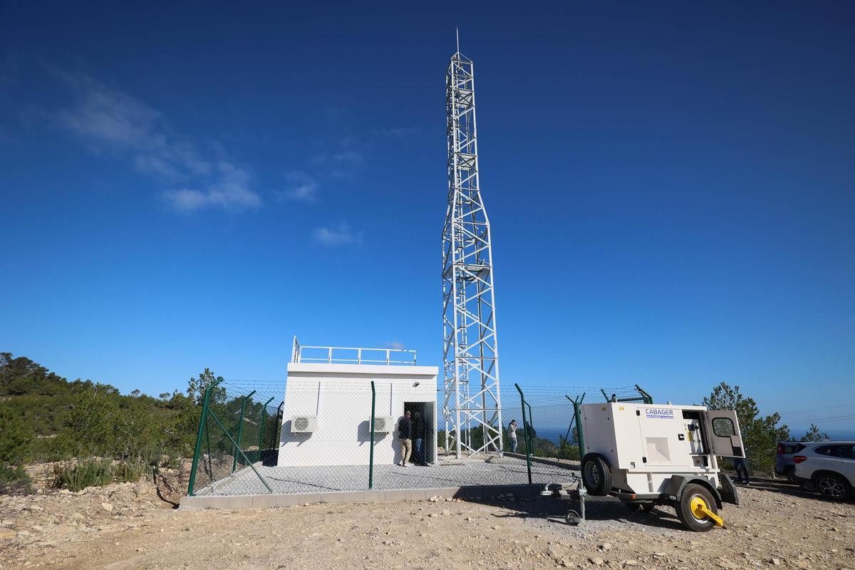 Una nueva antena para ‘iluminar’ las telecomunicaciones en sa Cala y Sant Joan Una nueva antena para ‘iluminar’ las telecomunicaciones en sa Cala y Sant Joan