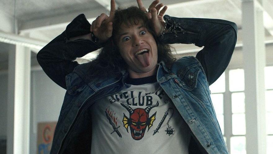 Así es Joseph Quinn, el &#039;heavy&#039; de &#039;Stranger things 4&#039; que toca el &#039;Master of Puppets&#039; de Metallica