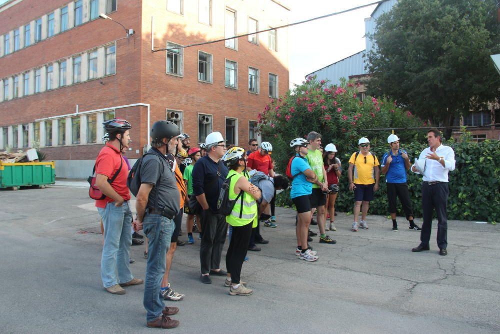 Visita en bicicleta a la Pirelli