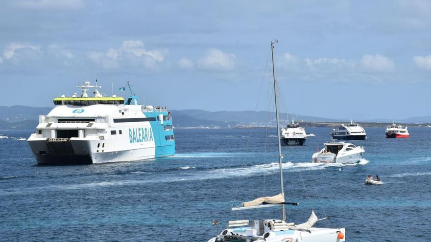 Formentera insiste en regular la llegada de los excursionistas de un día