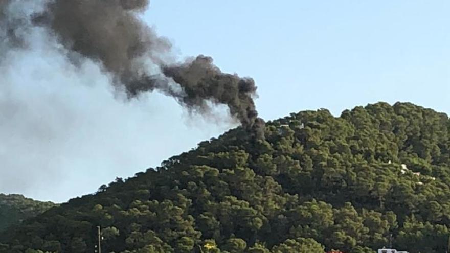 Imagen del humo desde la lejanía.