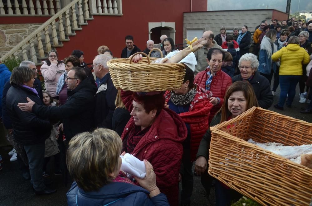 Procesión de los lacones, en el Concello de Valga.