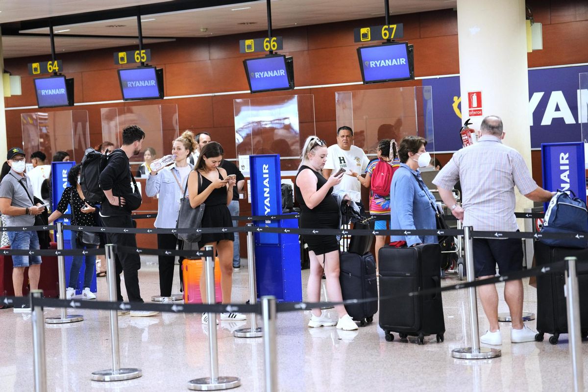 Cancel·lats nou vols al Prat en la cinquena jornada de vaga a Ryanair Cancel·lats nou vols al Prat en la cinquena jornada de vaga a Ryanair