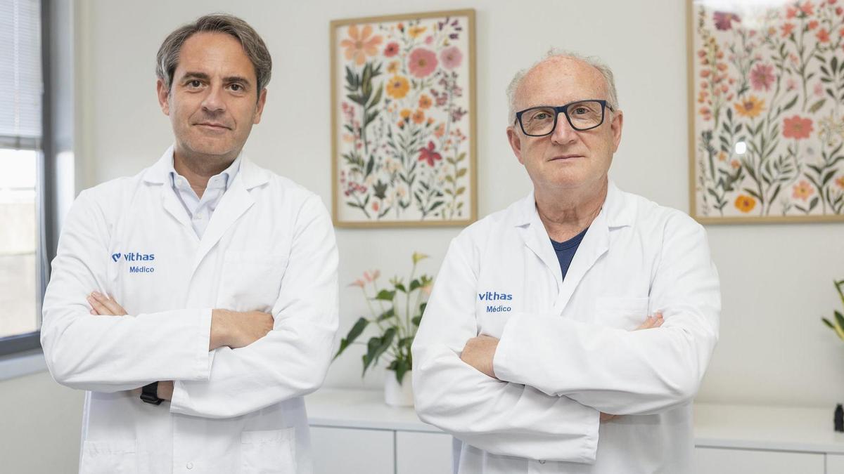 Desde la izquierda, los coloproctólogos Vincenzo Vigorita y Alberto Parajó.