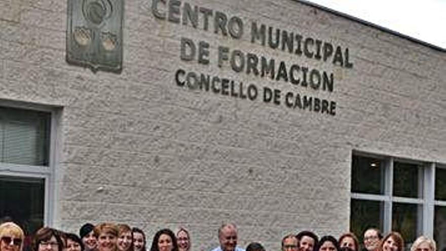 Acto en el centro de formación de Cambre tras finalizar un curso.