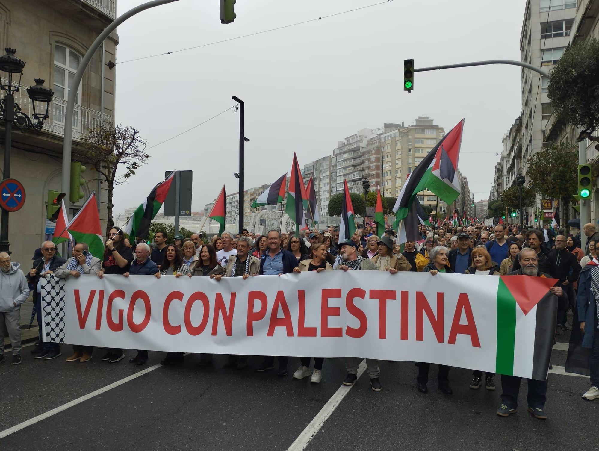 «Vigo con Palestina»: miles de personas toman la ciudad una vez más contra el genocidio