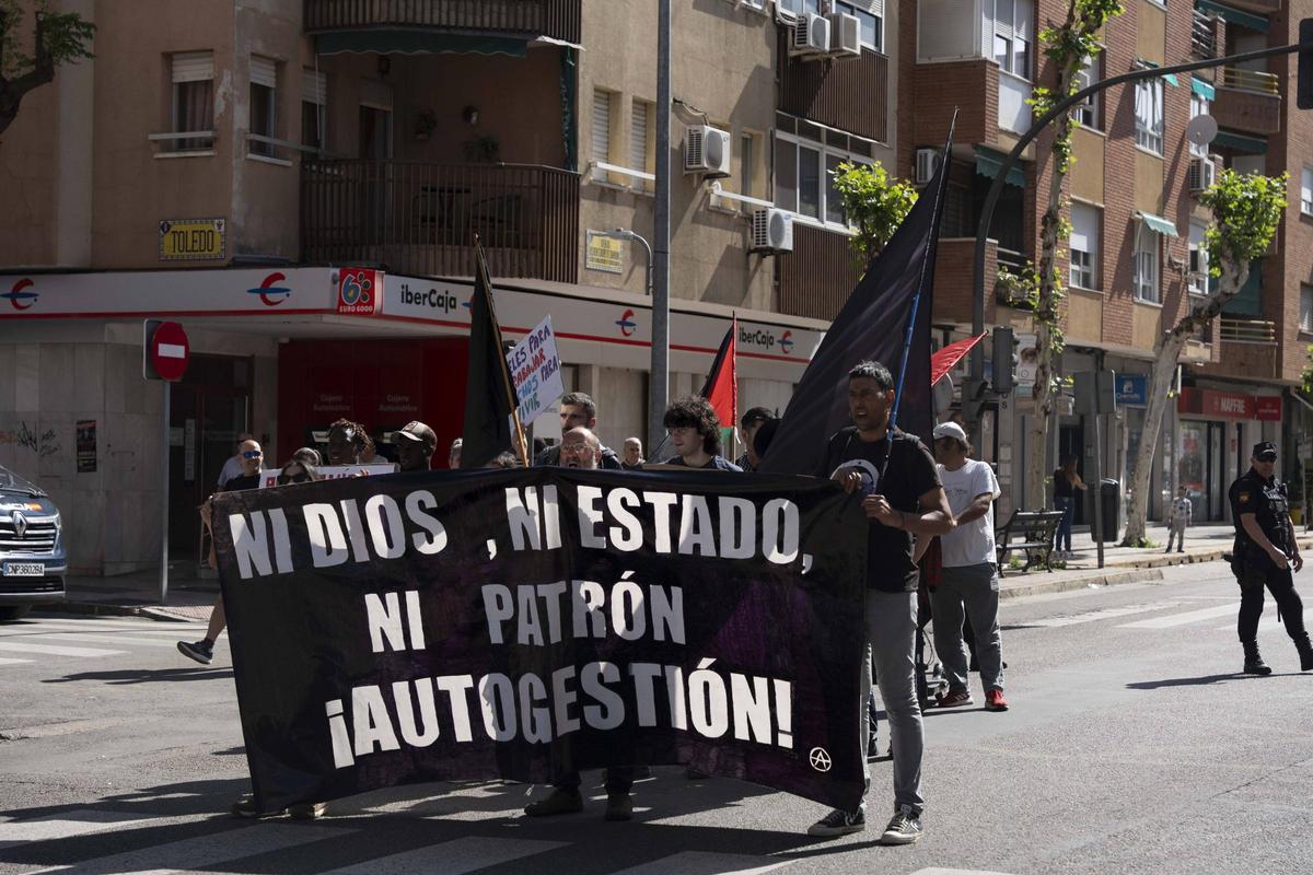 Fotogalería | Así se ha vivido la manifestación por el Día Internacional del Trabajo en Badajoz