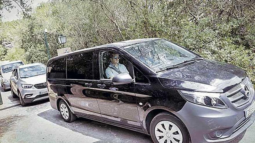 Michelle Obama dedica su segunda jornada de vacaciones en Mallorca al senderismo