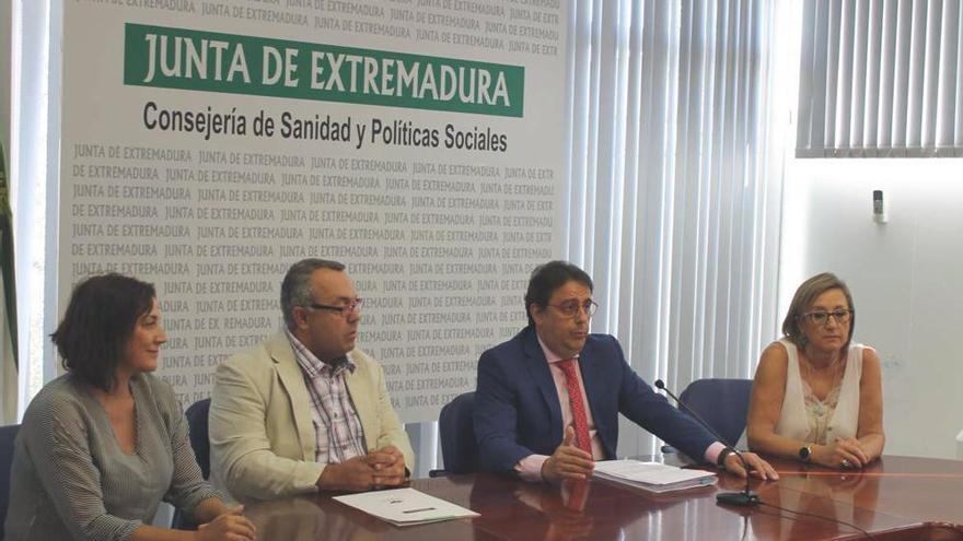 Más de 7.000 personas esperan su valoración de dependencia en Extremadura
