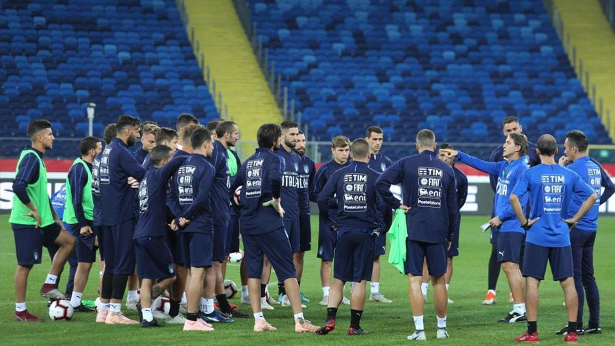 Italia ya prepara su decisivo duelo ante Polonia