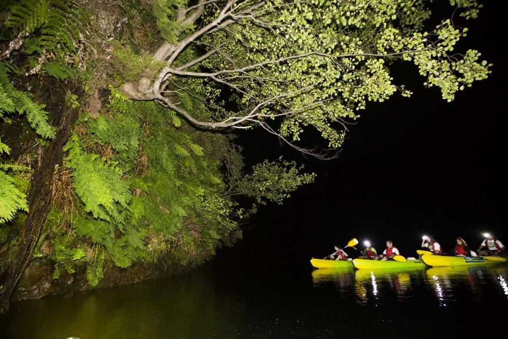 Recorrido fluvial nocturno en el Occidente surcando las aguas del río Navia y el Polea