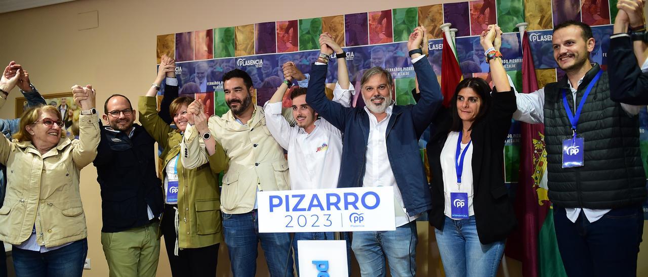 Pizarro celebra su cuarta mayoría absoluta en Plasencia.