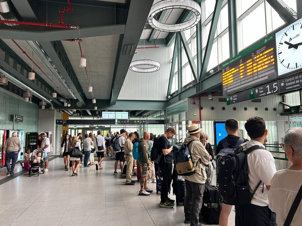 La circulación ferroviaria entre Galicia y Madrid se reestablece con normalidad: "Hemos llegado a Santiago sin incidencias ni retrasos"
