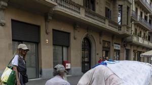 Cinc mesos esperant  una trucada