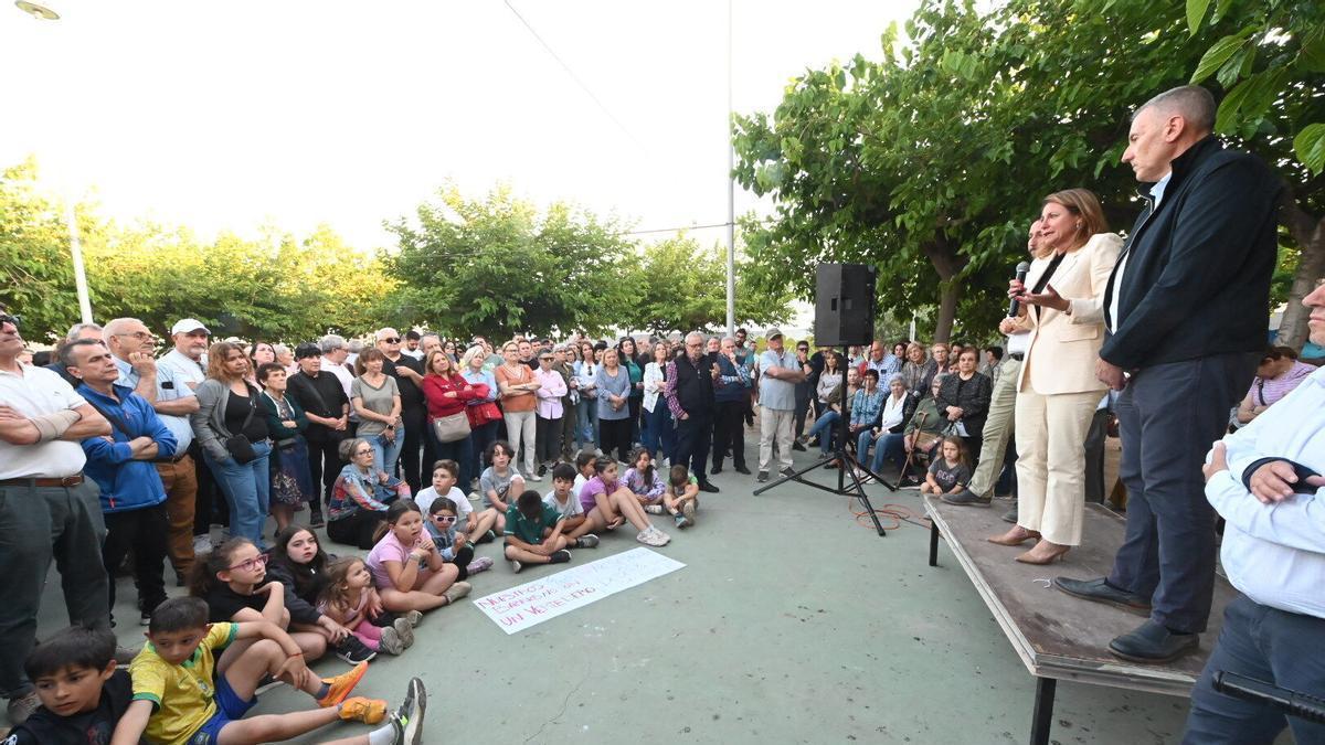 Vídeo: La presión vecinal frena la trituradora de residuos inertes junto al grupo Reyes
