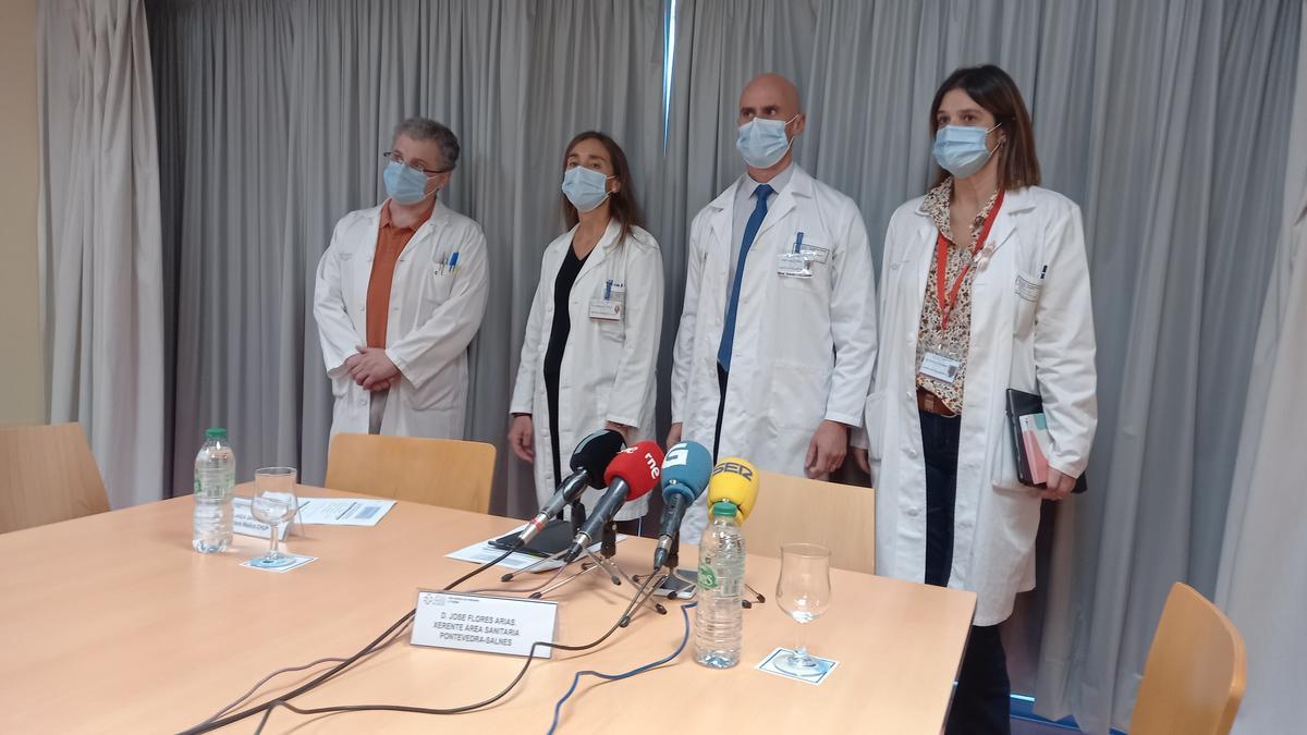 Los profesionales en la presentación del plan, esta mañana en el Hospital Montecelo.