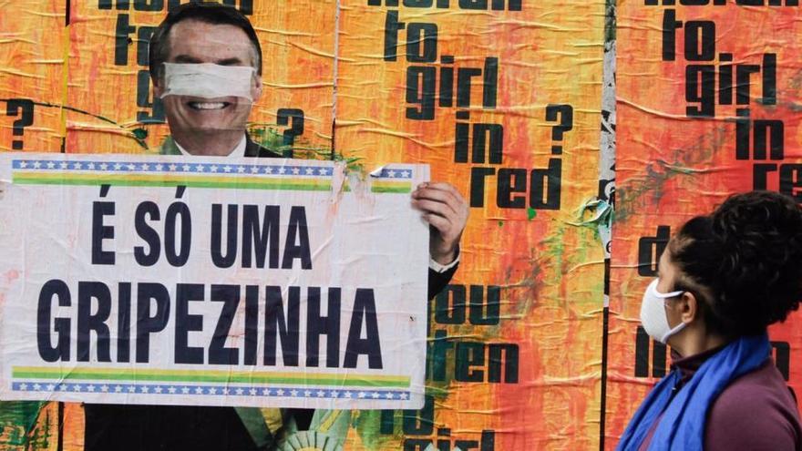 La &quot;gripecita&quot; a la que se refiere Jair Bolsonaro ha dejado hasta el momento casi 183.000 fallecidos en Brasil.