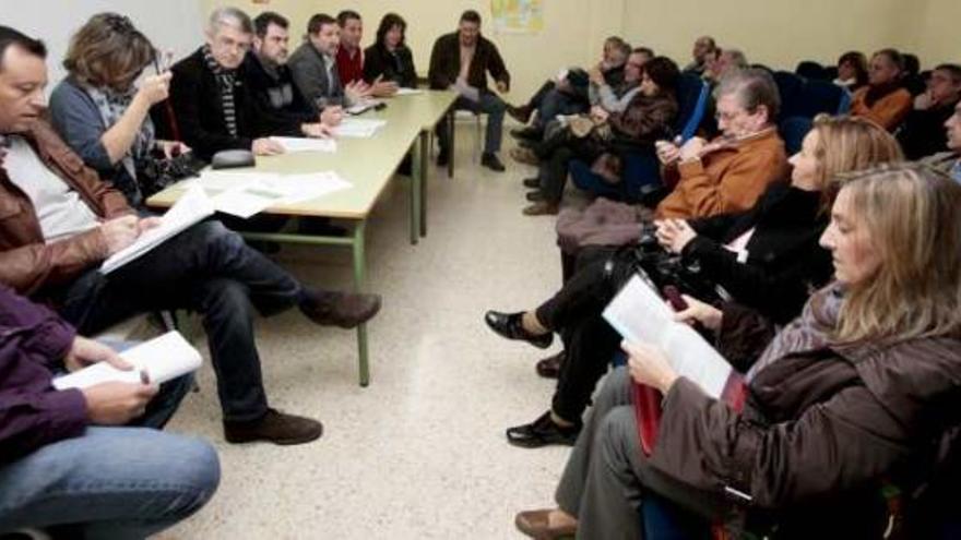 Directores de los colegios de Primaria de toda la provincia, reunidos ayer en un centro de Alicante.