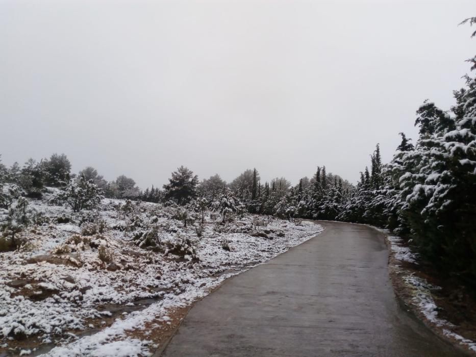 Marzo termina con nieve en Aras de los Olmos