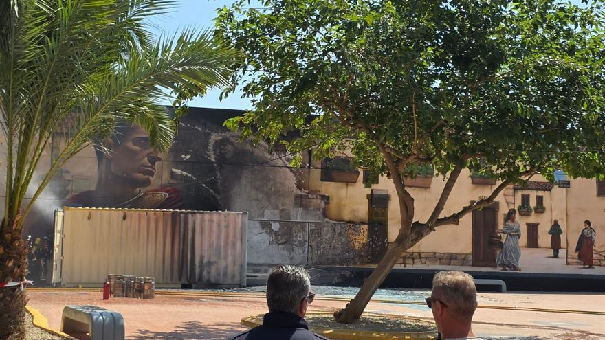 El incendio de un solar con material muy inflamable junto a un colegio de Cartagena daña uno de los mejores grafitis del mundo