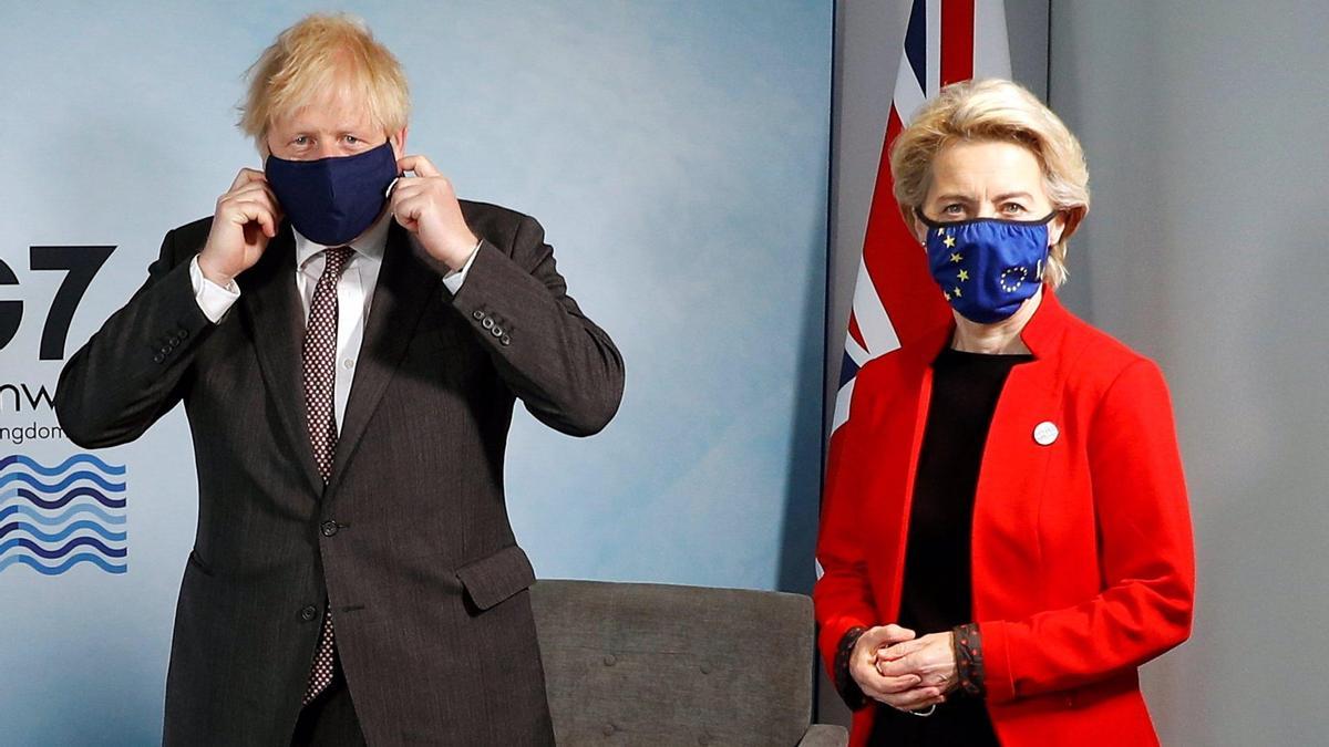 Boris Johnson y Ursula Von der Leyen, en la cumbre del G7.