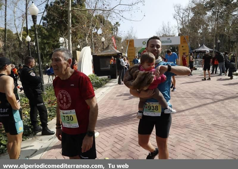 Atletas en el IX Marató BP de Castellón