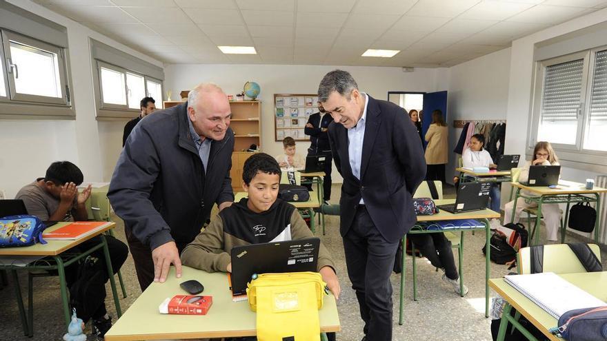 El PP de Agolada afea al Bloque por omitir la falta de mantenimiento del colegio, que compete al Concello