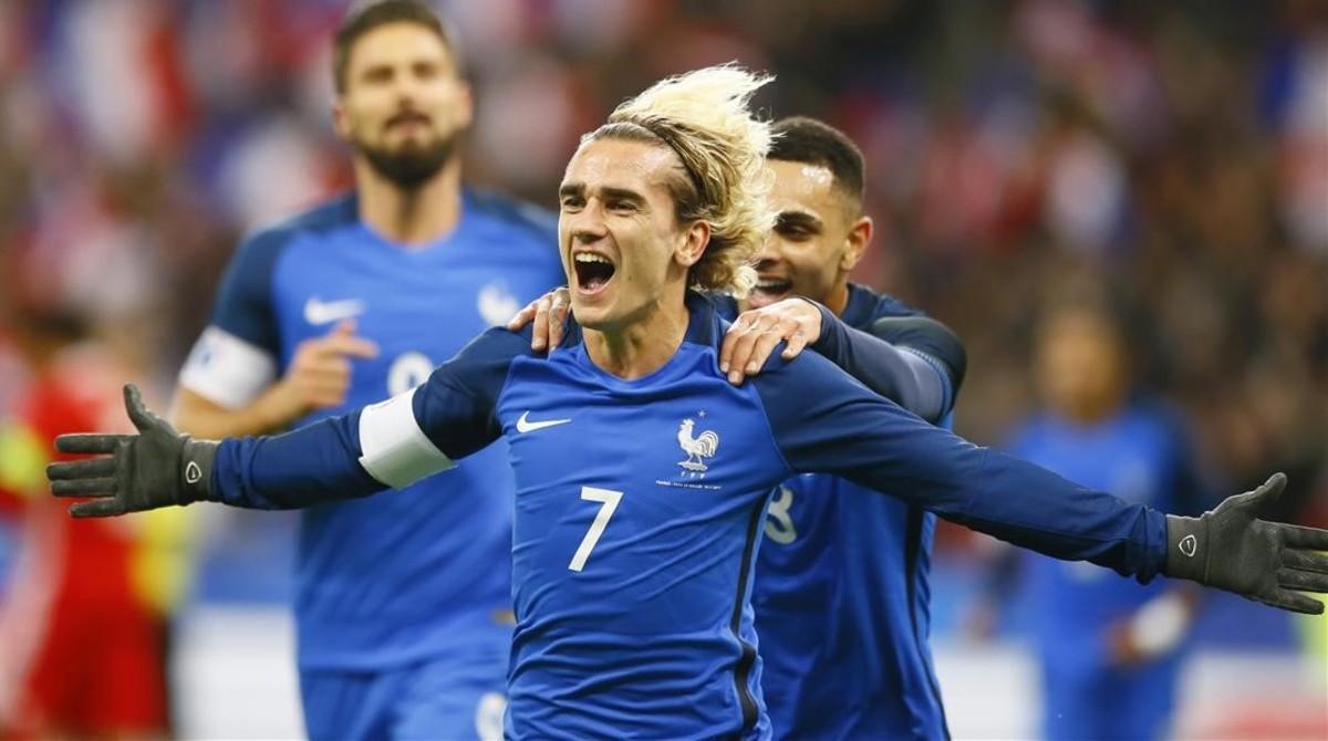 El francés Antoine Griezmann, del Atlético, golea con Francia.