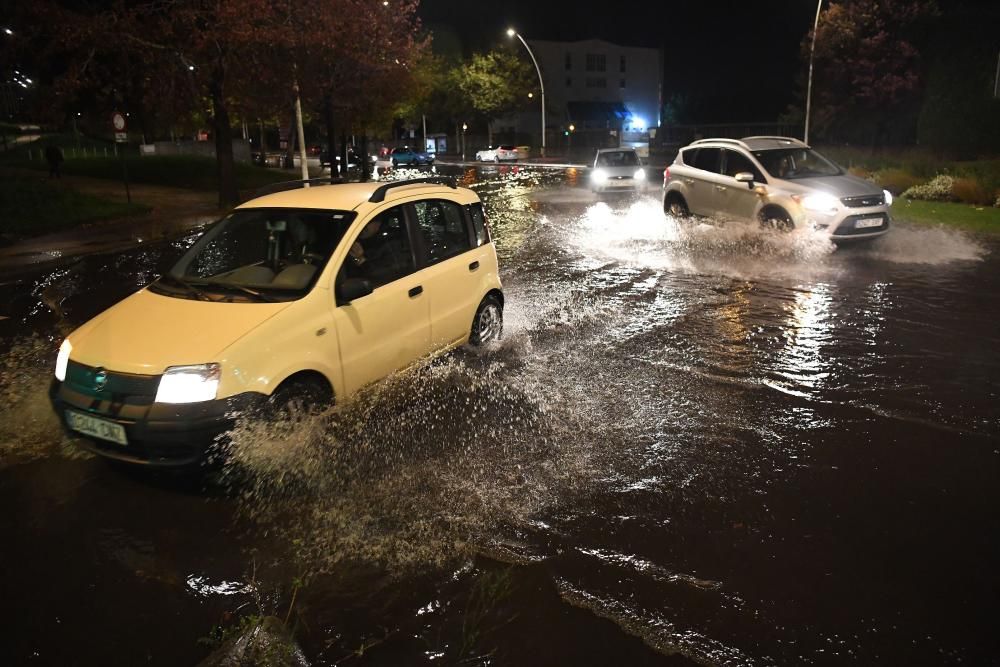 Una tromba de agua deja inundaciones en A Coruña