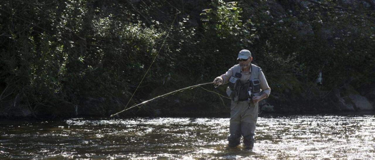 Un pescador.