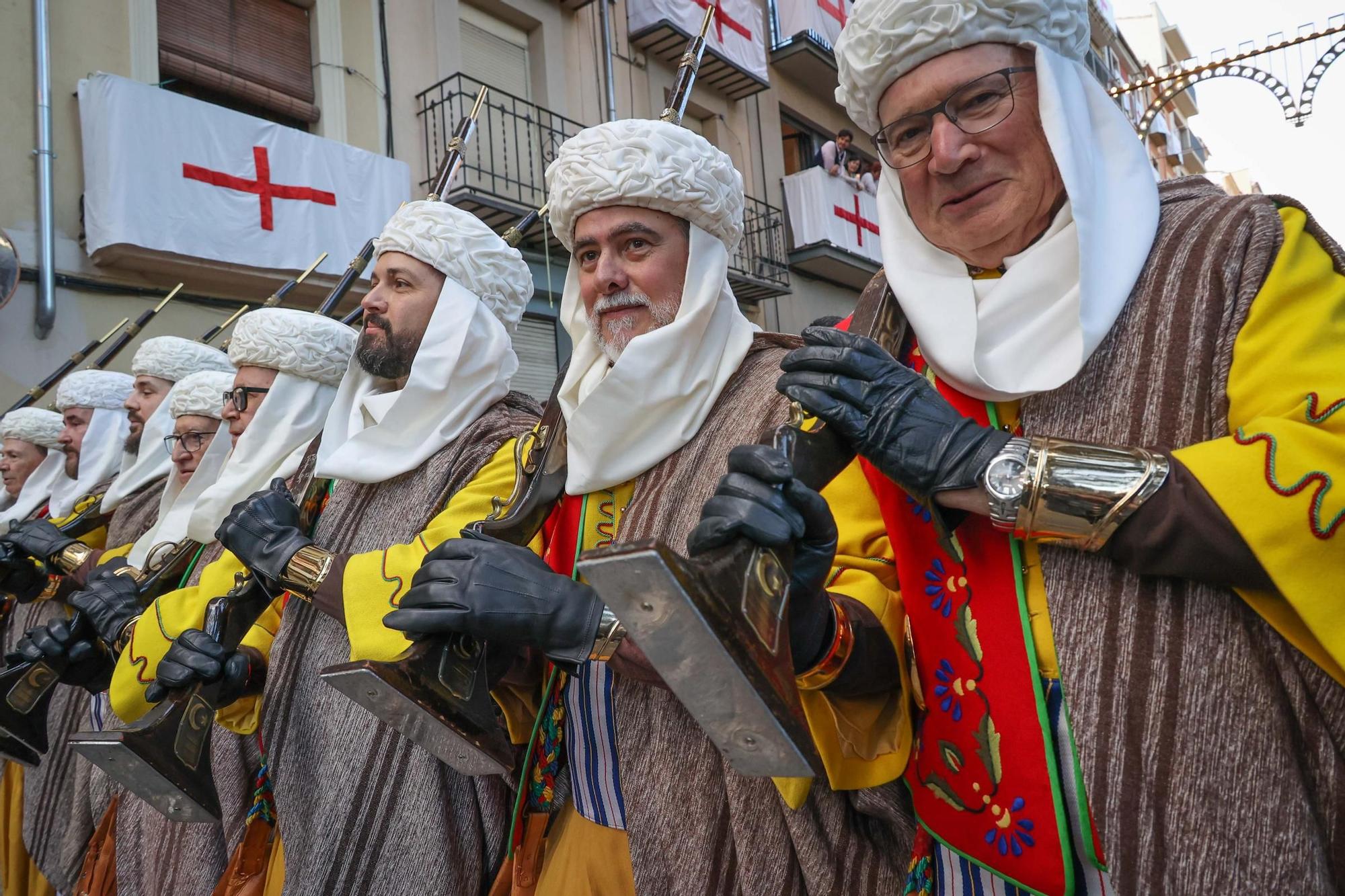 La trilogIa festera de Alcoy despierta con la Diana