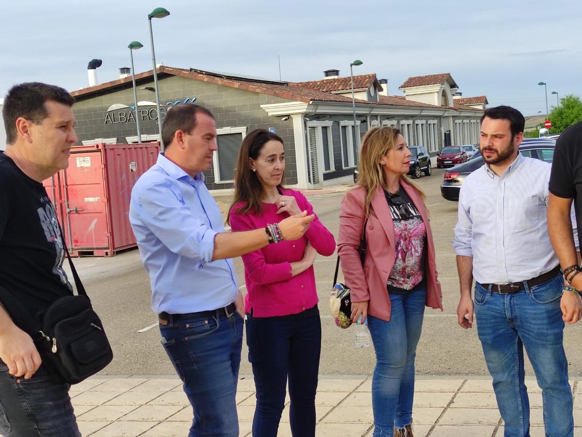 Francisco Requejo, candidato a la Alcaldía de Zamora por Zamora Sí, visita el barrio Siglo XXI