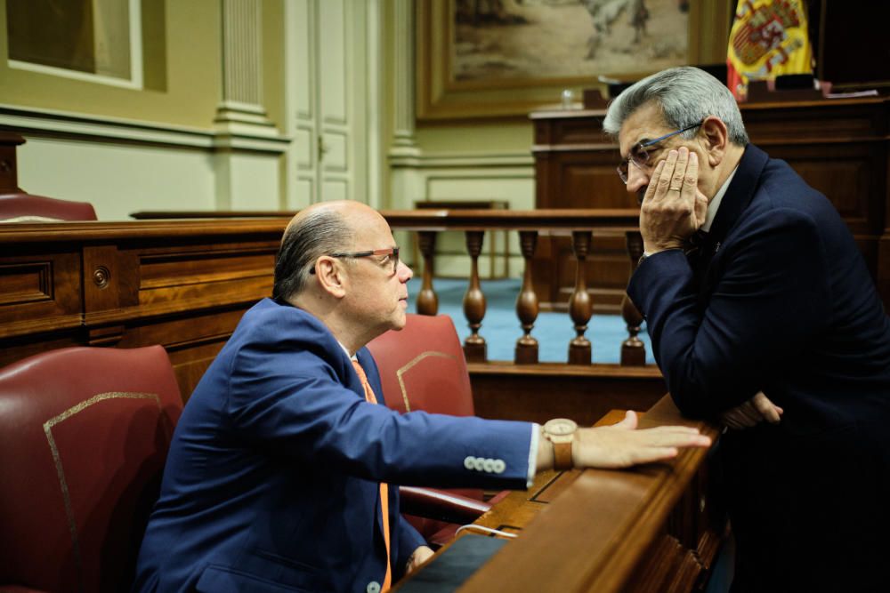 Primer pleno de la legislatura canaria