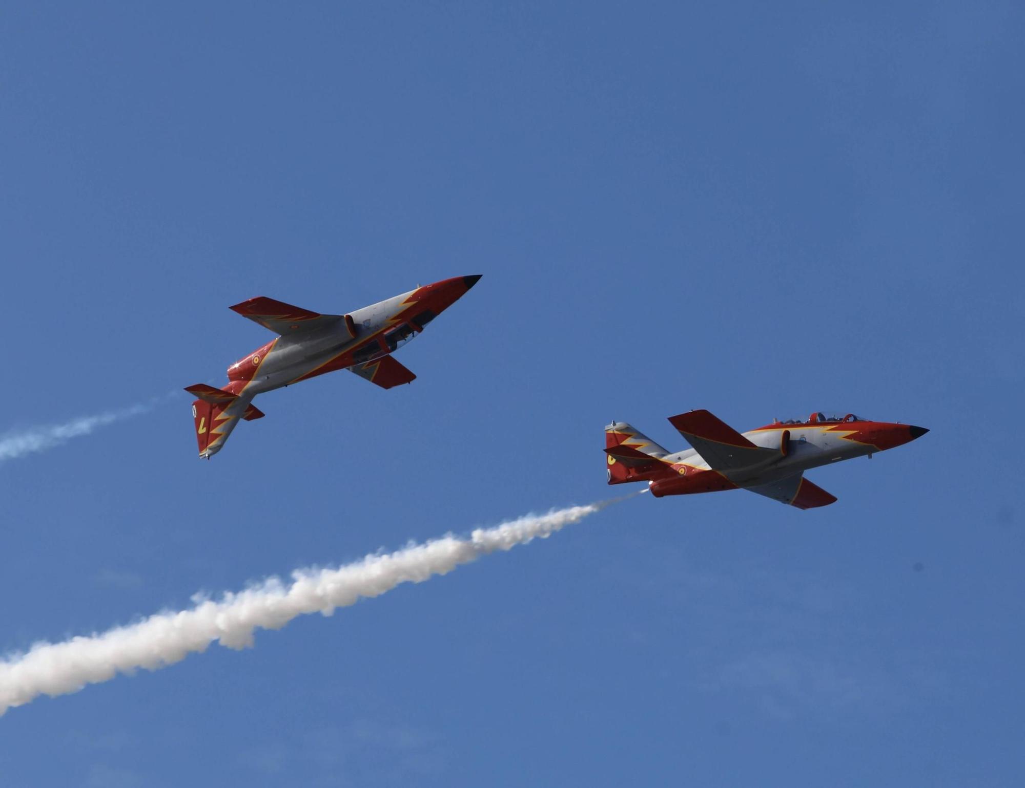 EN IMÁGENES: Así fue la revista naval  del Rey Felipe VI y la exhibición aérea en Gijón por el Día de las Fuerzas Armadas