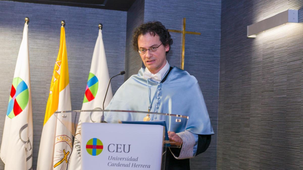 Fallece de forma repentina el profesor del CEU San Pablo de Elche, César Casimiro Elena