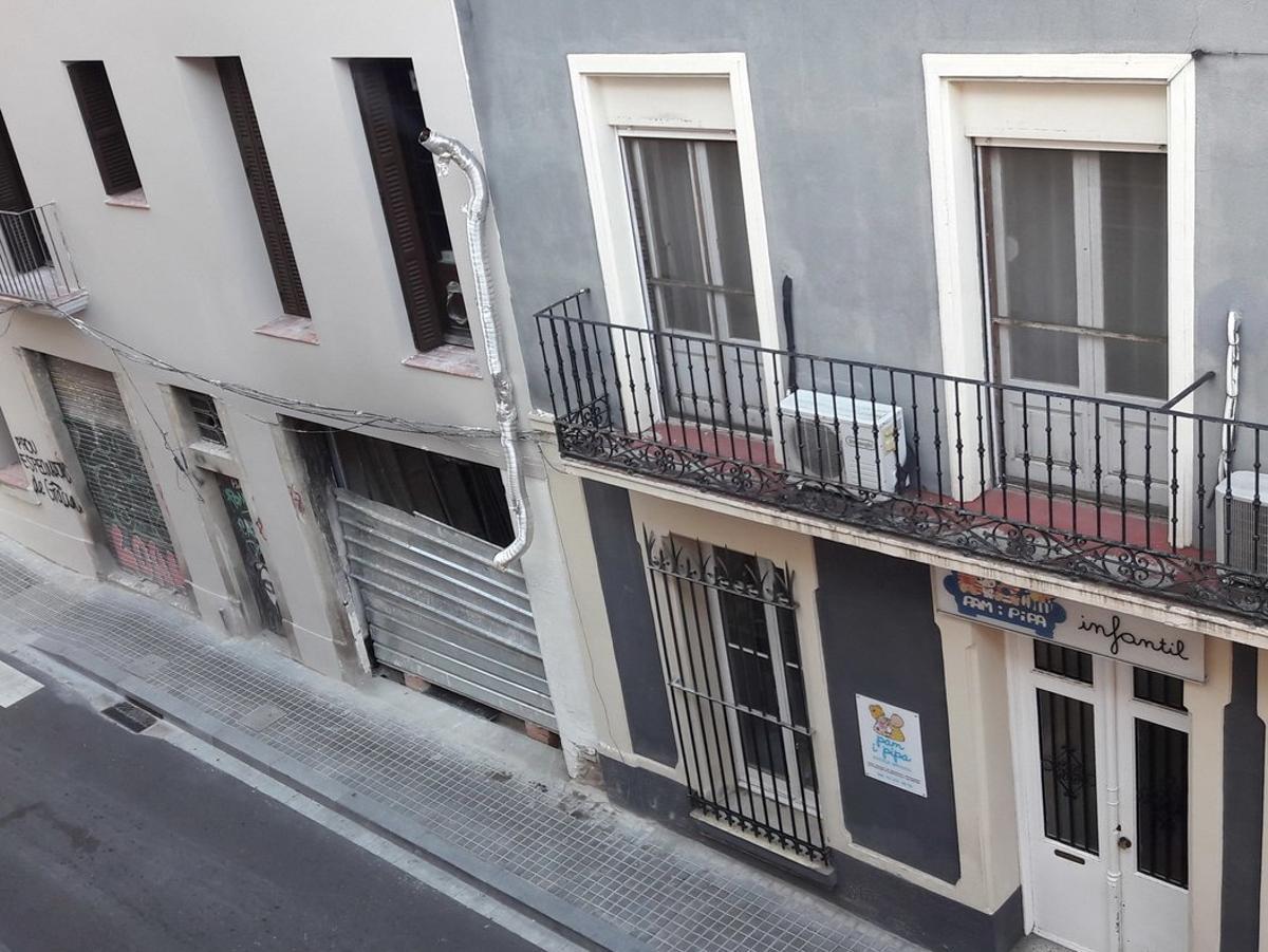 fum irritant al carrer de Providència fum irritant al carrer de Providència