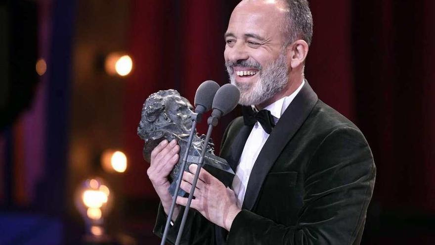 El ferrolano Javier Gutiérrez recoge el Premio Goya a mejor actor el pasado mes de febrero.