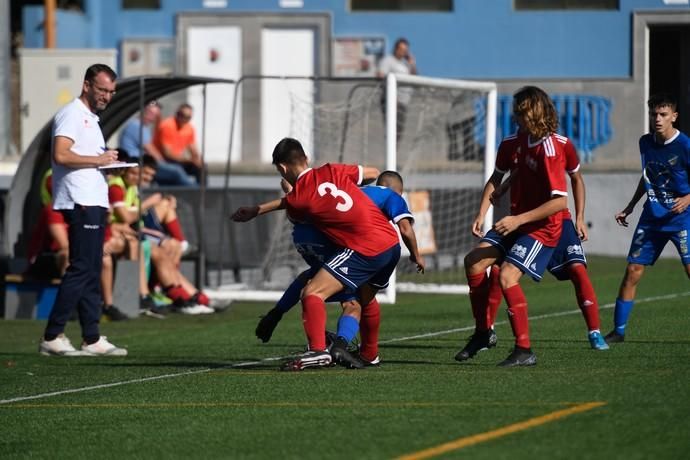 25-01-20  DEPORTES. CAMPOS DE FUTBOL DE LA ZONA DEPORTIVA DEL PARQUE SUR EN  MASPALOMAS. MASPALOMAS. SAN BARTOLOME DE TIRAJANA.  San Fernando de Maspalomas Santos- Veteranos del Pilar (Cadetes).  Fotos: Juan Castro.  | 25/01/2020 | Fotógrafo: Juan Carlos Castro