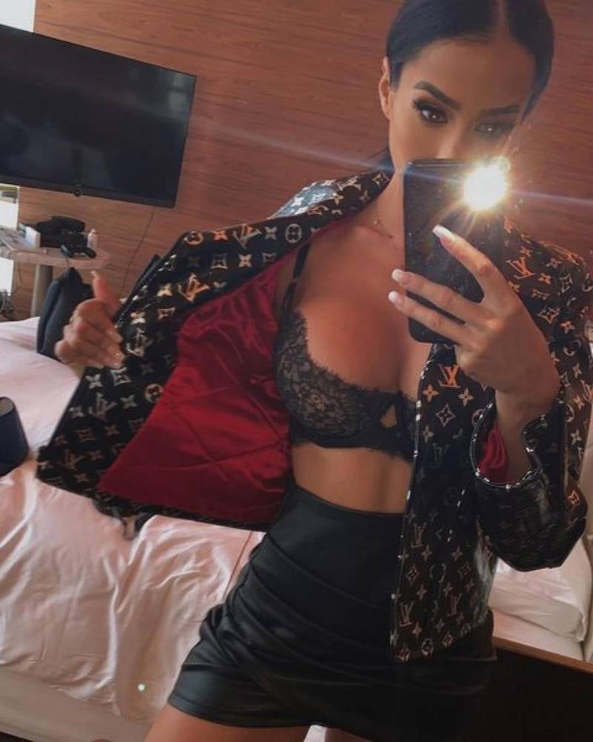 Aurah Ruiz, experta en 'selfies bien de lencería' Aurah Ruiz, experta en 'selfies bien de lencería'