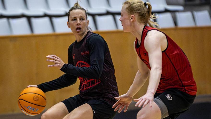 Sandra Ygueravide in action for Uni Girona