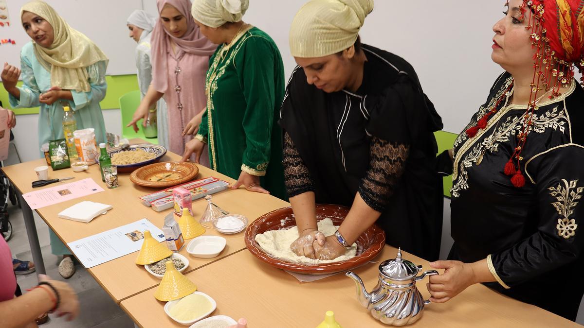 La jornada ‘Somos Alimentos’ da a conocer otras culturas a través de su gastronomia.