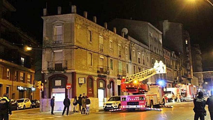 Un quadre elèctric crema a Manresa