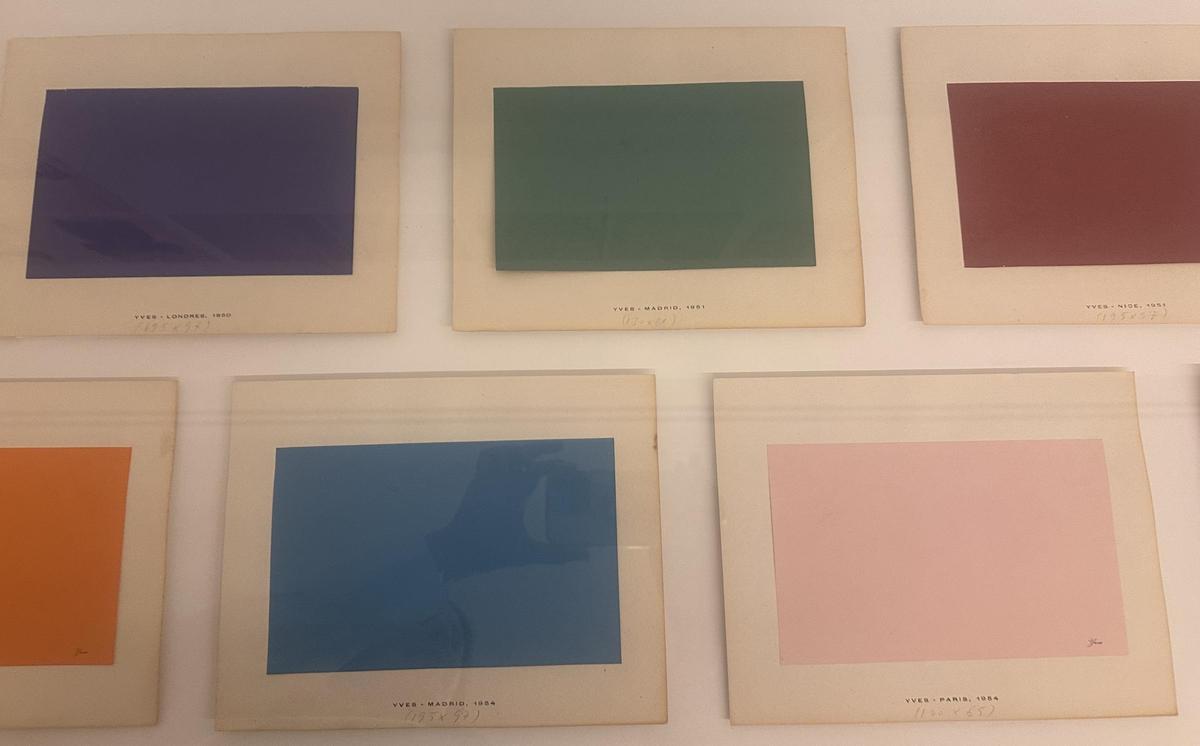Monochrome Farbtafeln von Yves Klein