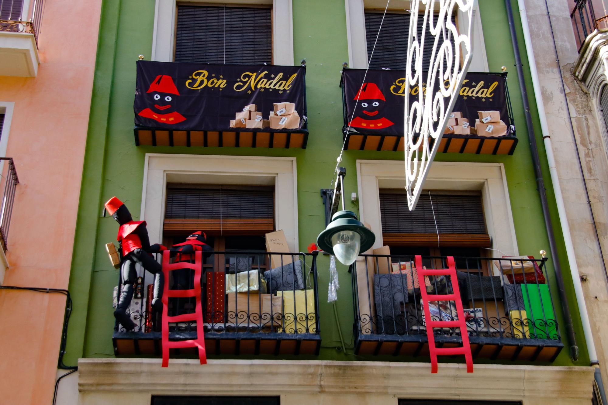 La Navidad se cuela por los balcones de Alcoy