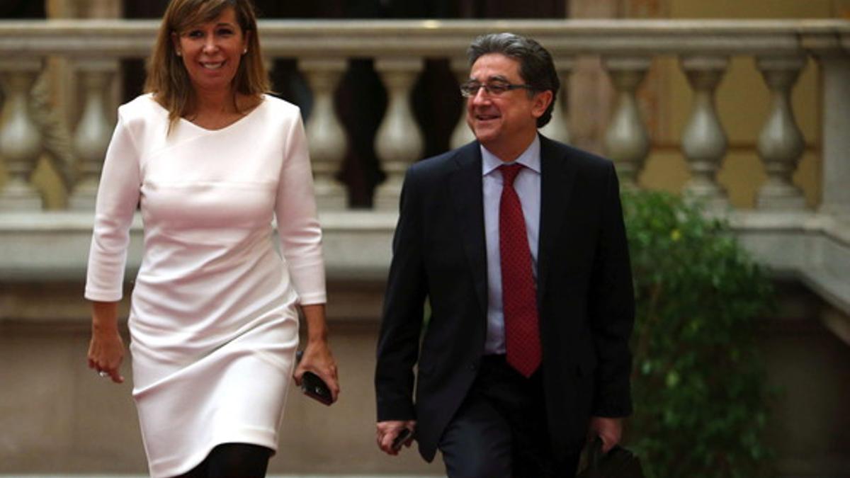 La presidenta del PPC, Alicia Sánchez-Camacho, y el portavoz del grupo popular, Enric Millo, el mes pasado en el Parlament.