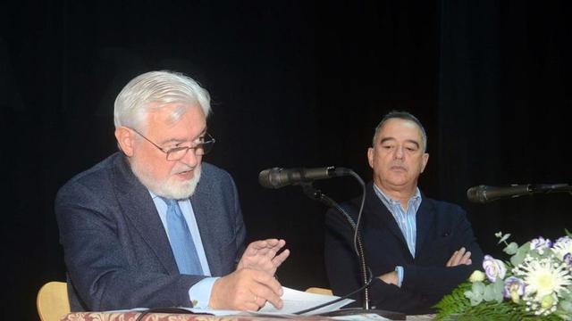 Darrío Villanueva durante la conferencia que impartió ayer en Vilanova.