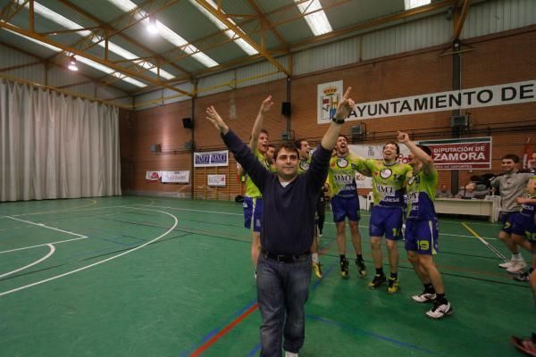 García Valiente, el entrenador de los éxitos del B