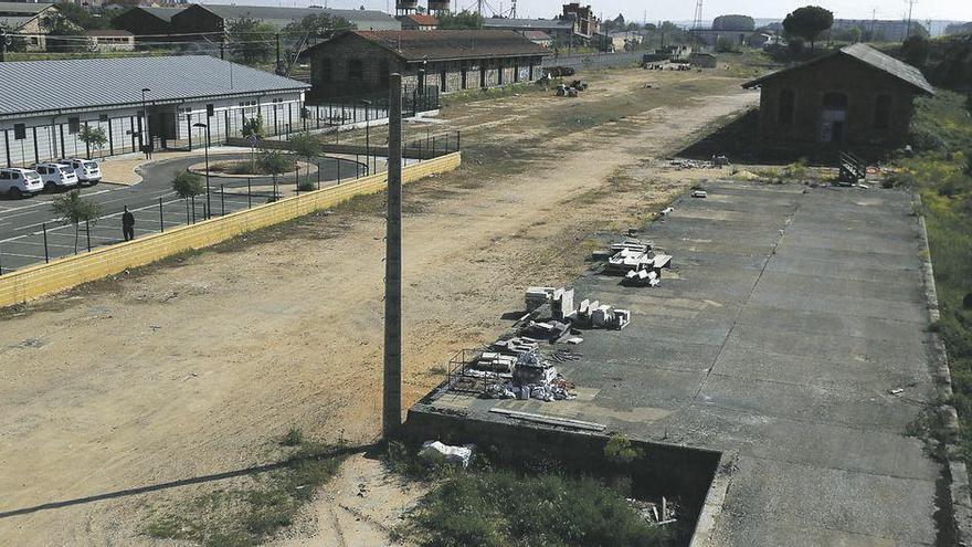 Terrenos de Renfe Residencial, cuyos propietarios se consideran afectados por el mercadillo.