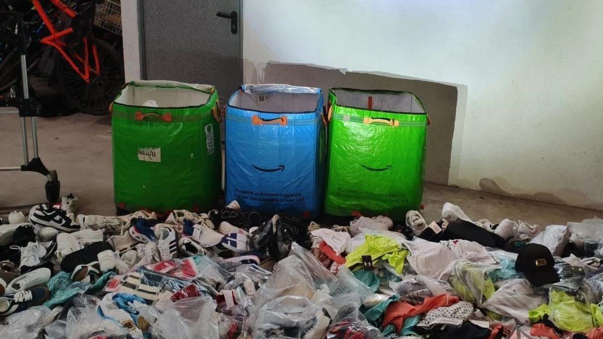 Intervienen cerca de 600 artículos falsificados destinados a la venta mediante ‘top manta’ en Orpesa